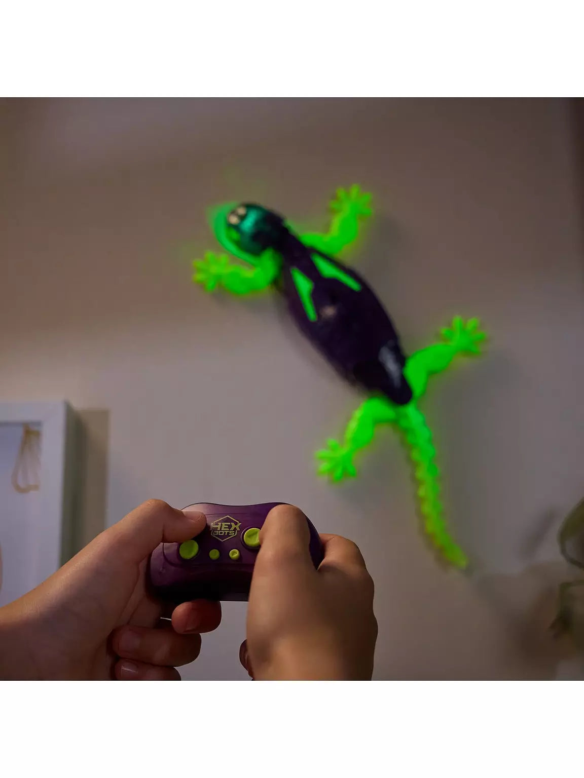 Glow In The Dark Wall Crawler Gecko Remote Control Toy